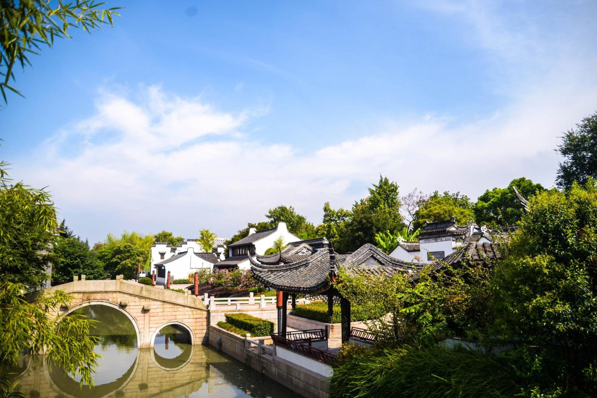 Hilton Garden Jiading Hotel 4*