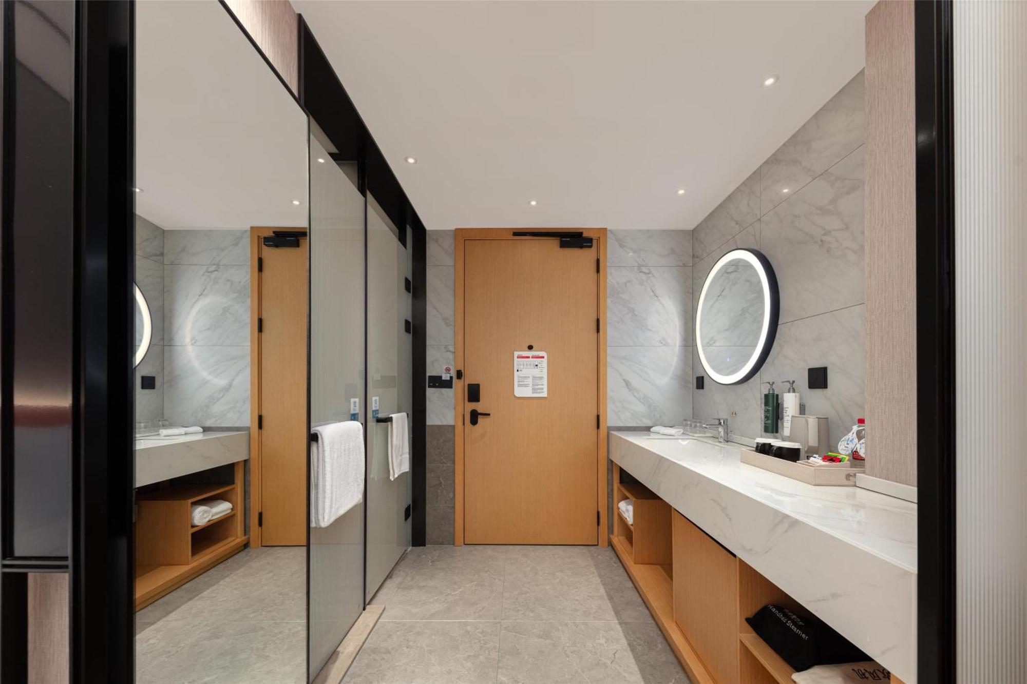 Hotel Hilton Garden Jiading 4*