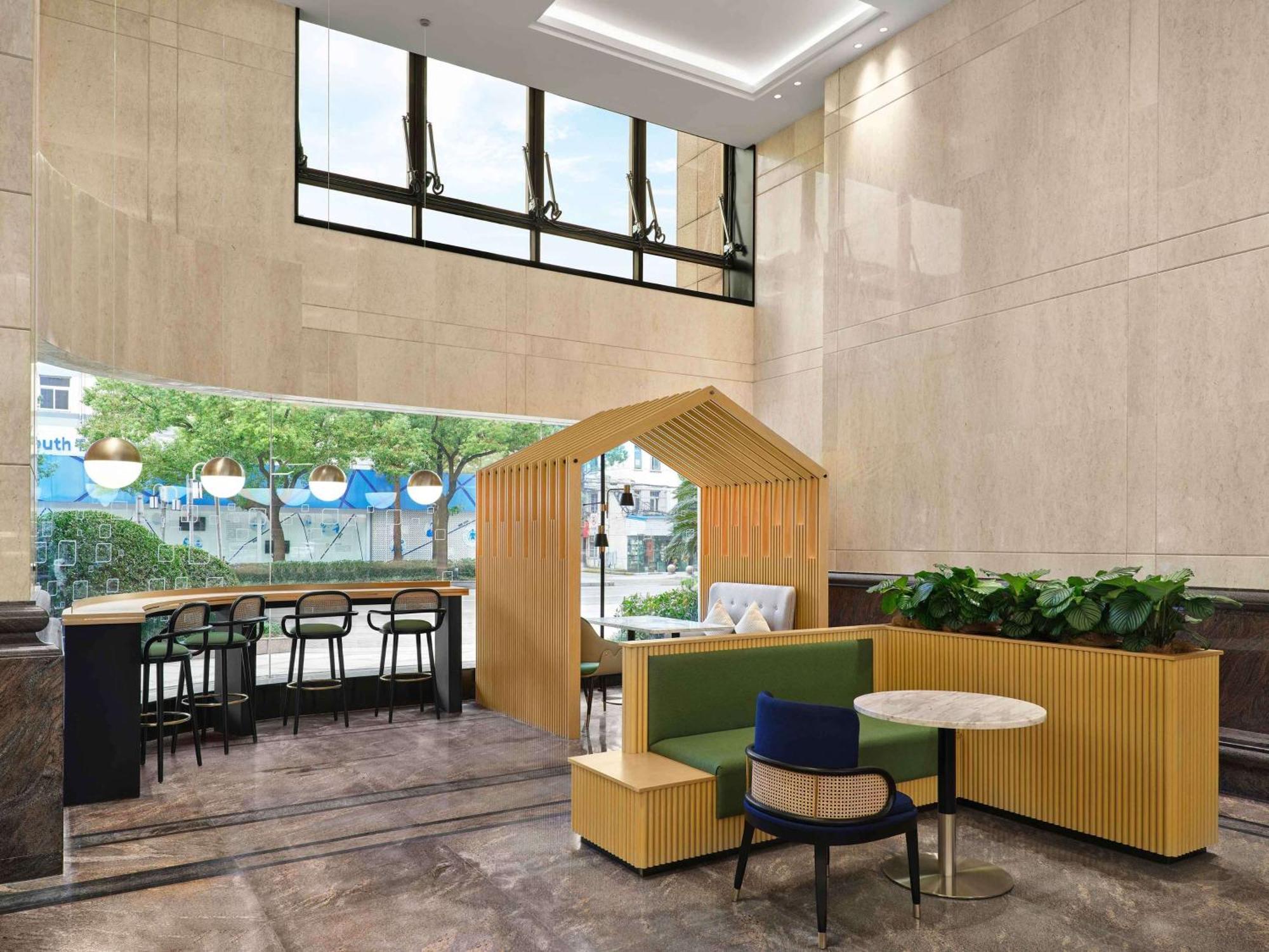 Hilton Garden Jiading Hotel 4*